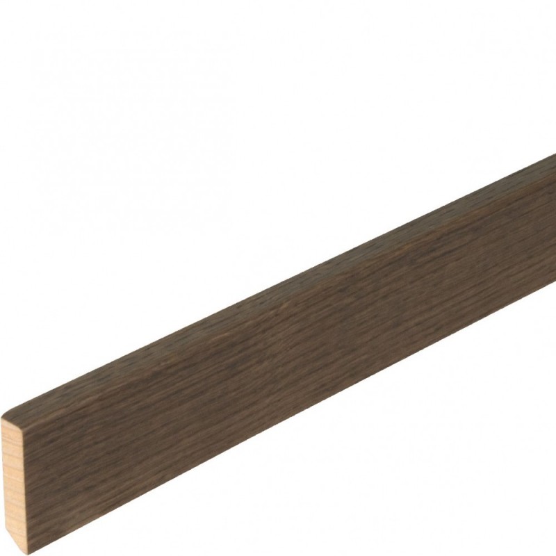 Boen furnérozott, lakkozott szegélyléc Tölgy Brown Jasper típusú parkettához. 10161367