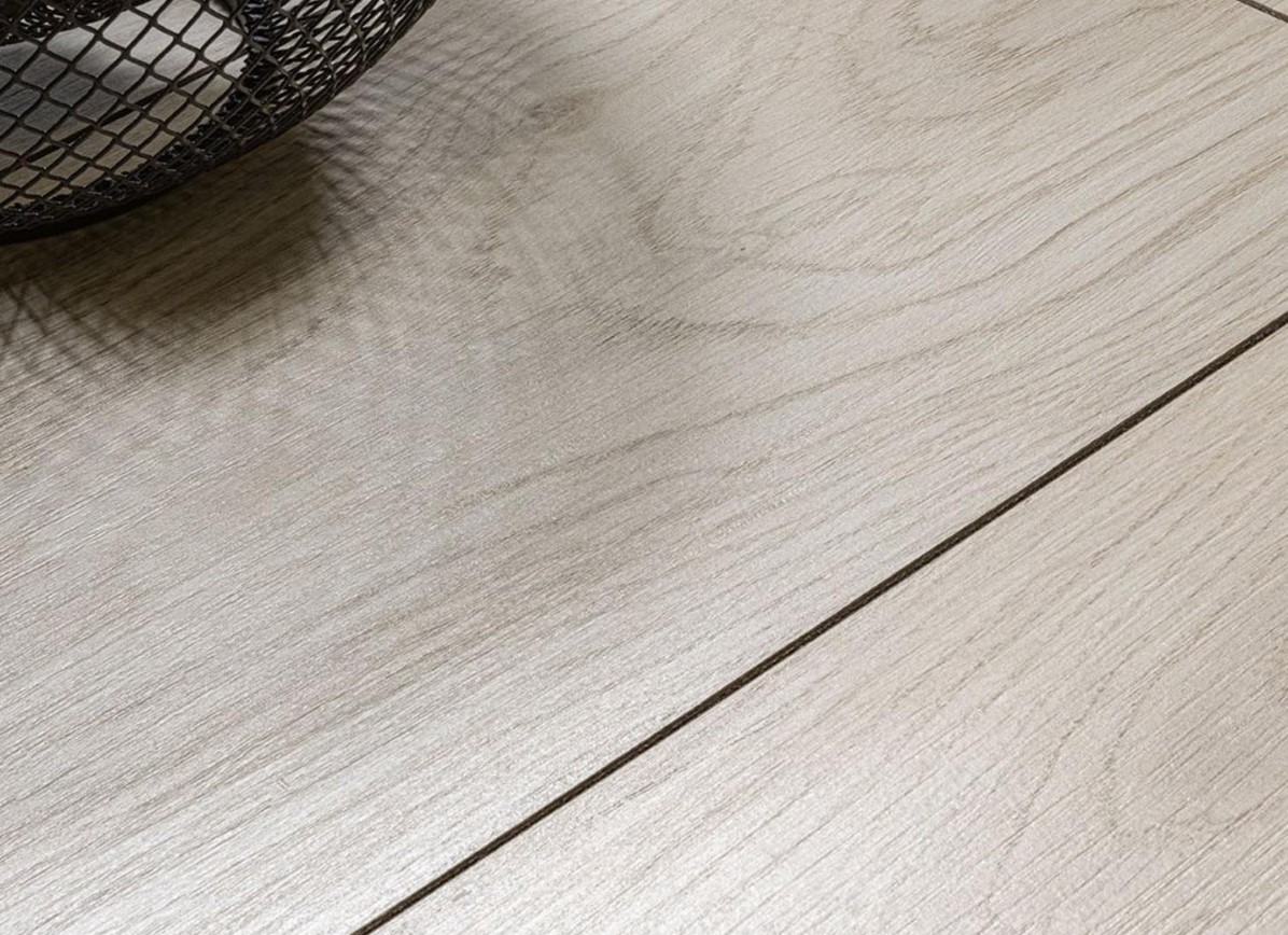 Kaindl Classic Touch 8.0 Standard Plank K2590 MICHIGAN KENT TÖLGY EG laminált padló