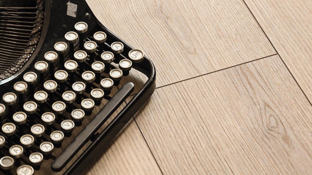 Kaindl Natural Touch 8.0 Standard Plank K4421 EVOKE TREND TÖLGY RI laminált padló
